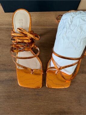 SCHUTZ Metallic Orange Strappy Square-Toe Sandals